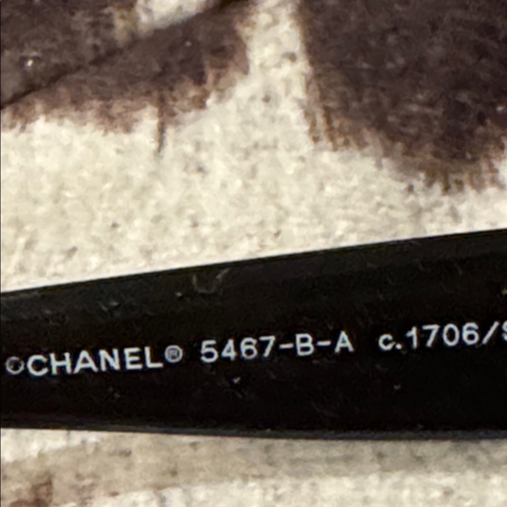 Chanel Pilot Polarized aviator sunglasses in quilted leather case - Picture 9 of 14